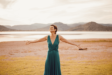 Claire-Savenca-robe-lac-best